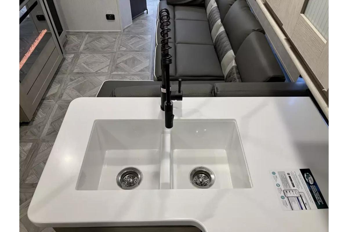 Kitchen sink