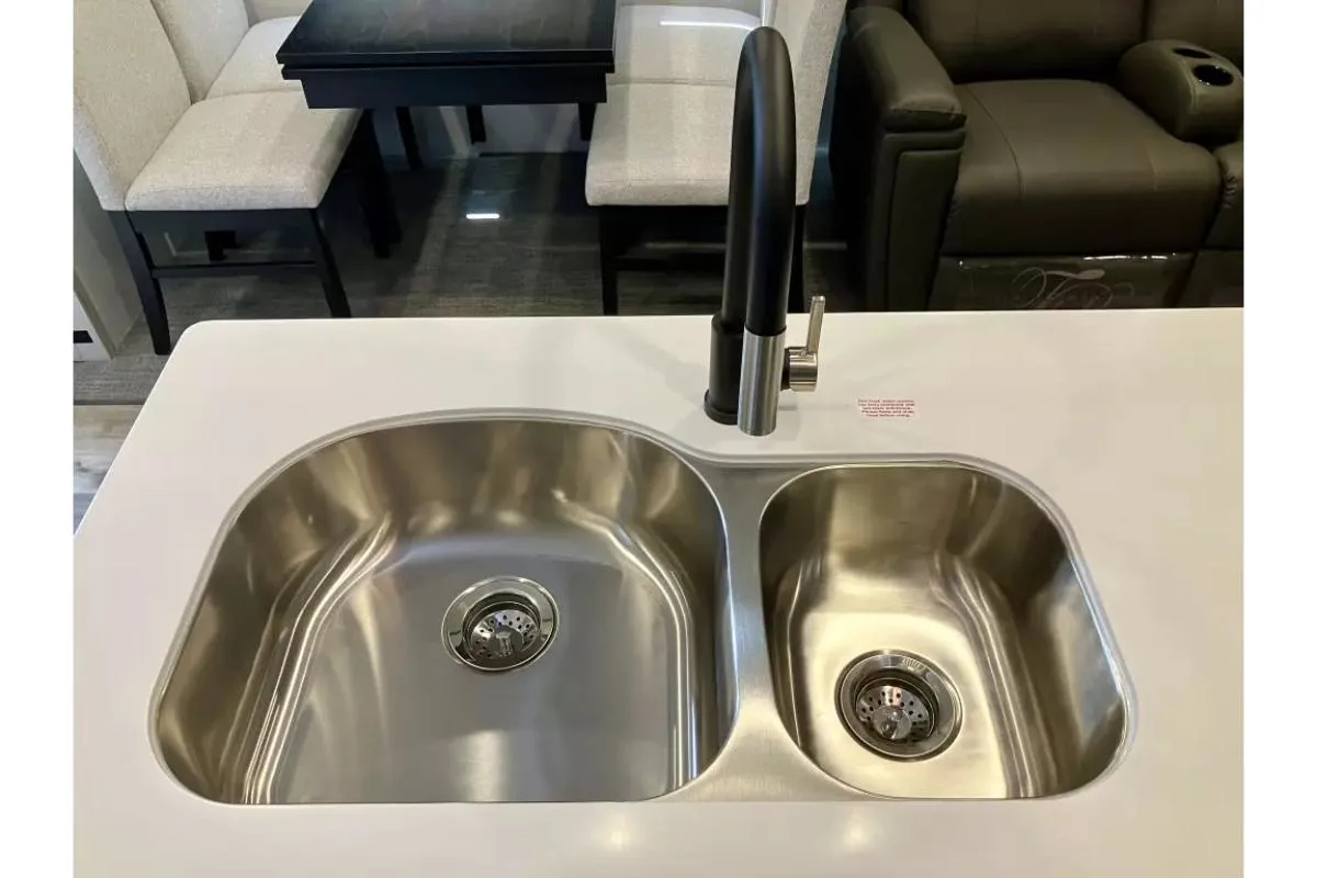 Kitchen sink