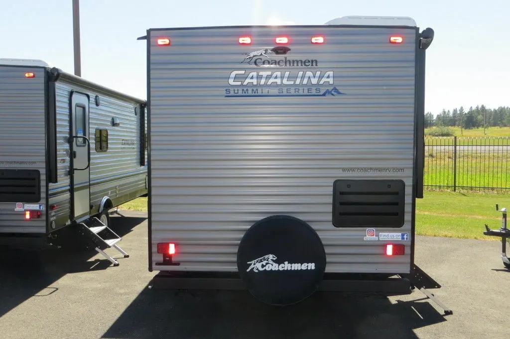 Rear view of the New 2022 Coachmen Catalina Summit Series 7' 184FQ Travel Trailer RV.