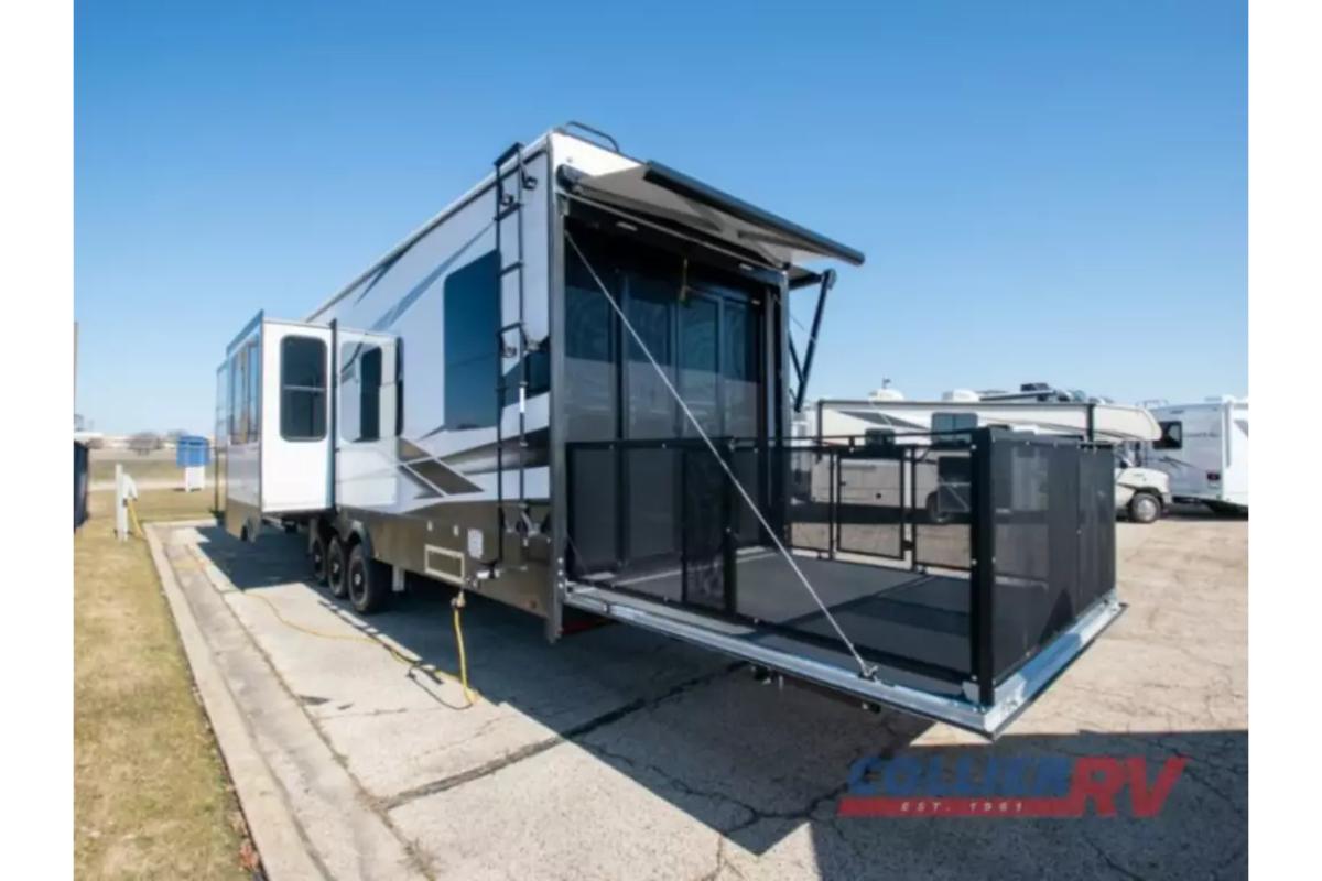 New 2023 Keystone Rv Fifth Wheel Toy Hauler RV 