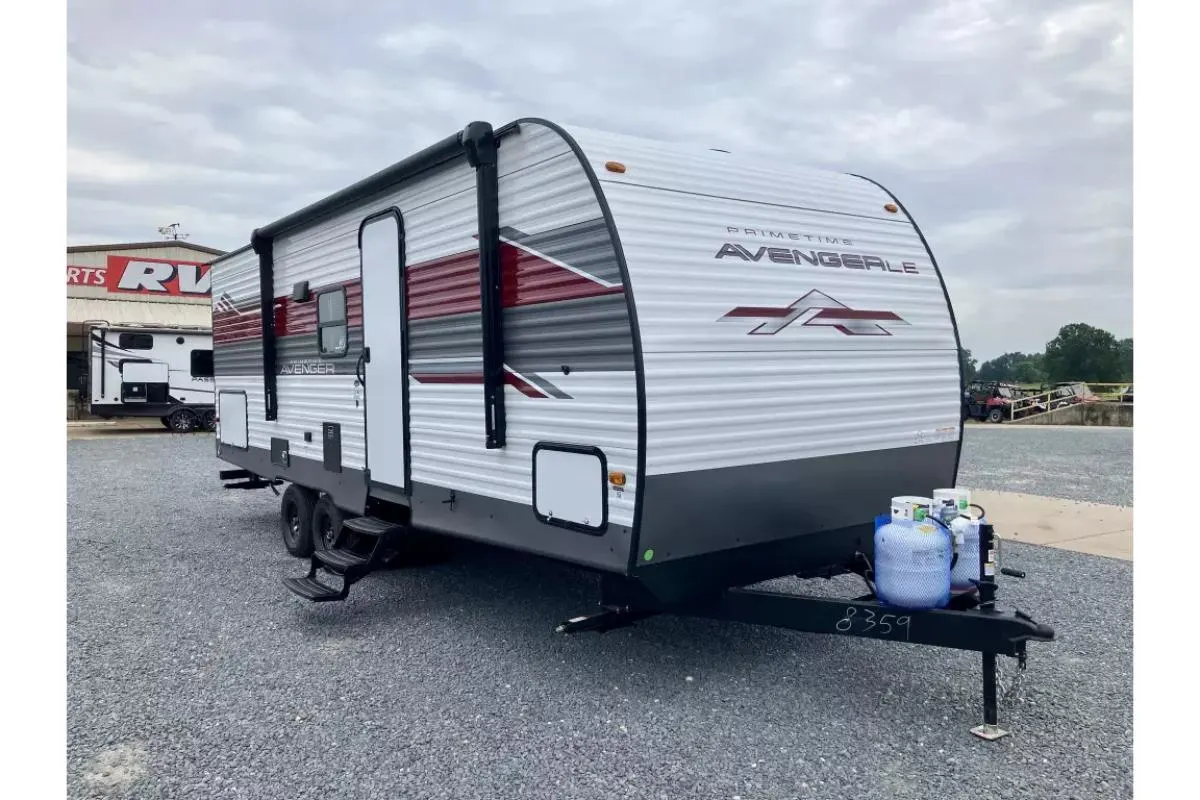 New 2024 Prime Time Travel Trailer RV Avenger LE 24BHSLE