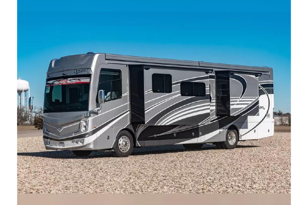 New 2024 Fleetwood Class A RV Discovery LXE 40M