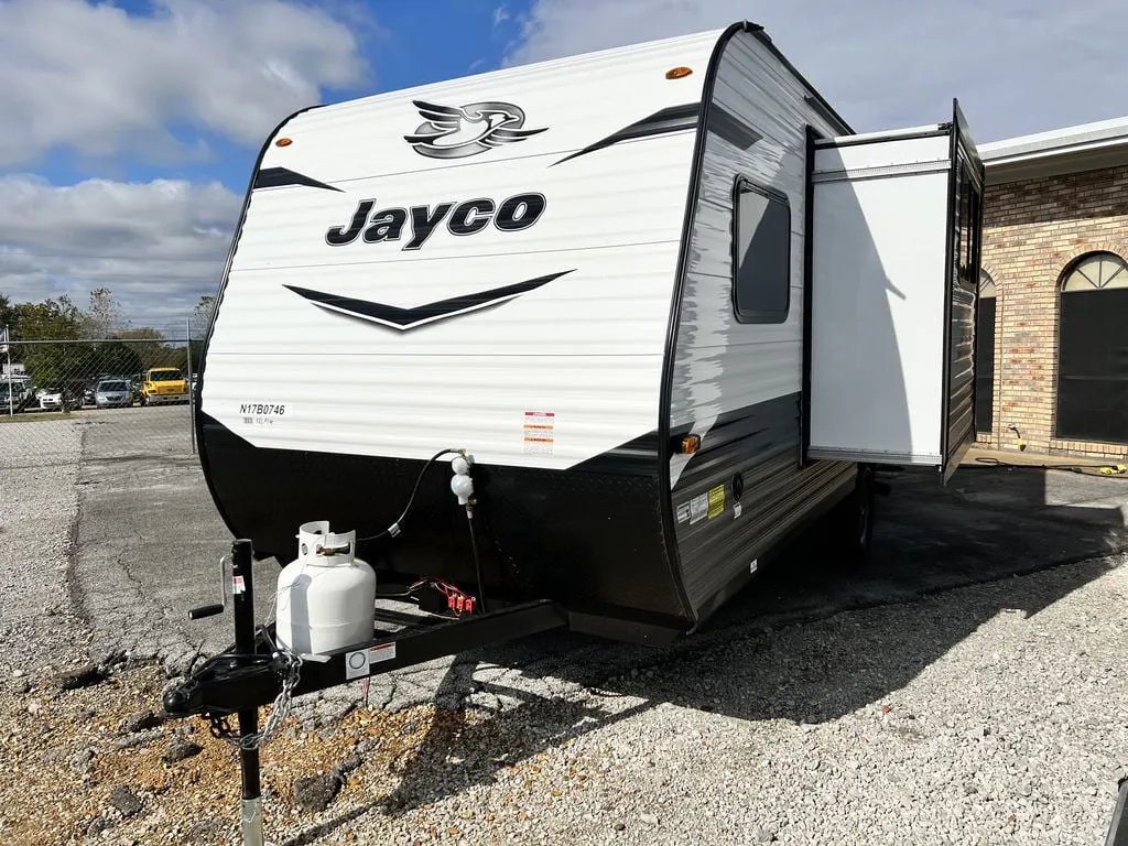 Front view of the New 2022 Jayco Jay Flight SLX 7 184BS Travel Trailer RV.