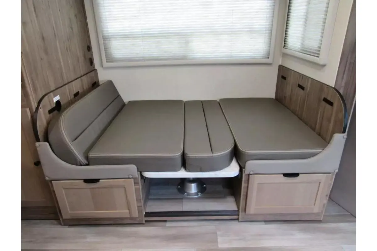 Dinette convertible