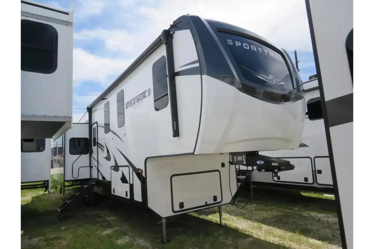 New 2024 Venture RV Fifth Wheel RV SportTrek 5 Touring Edition STTF354V