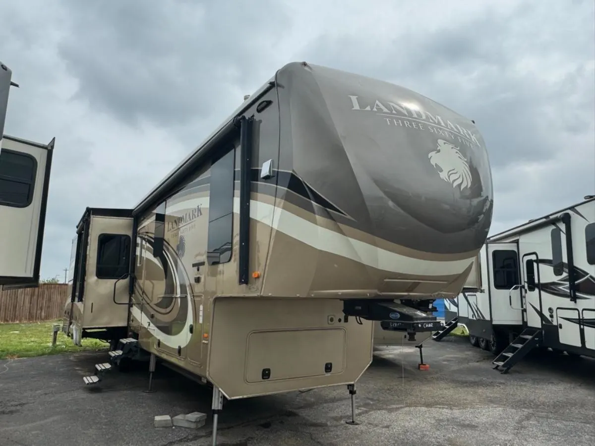 New 2017 Heartland Charleston Fifth Wheel RV