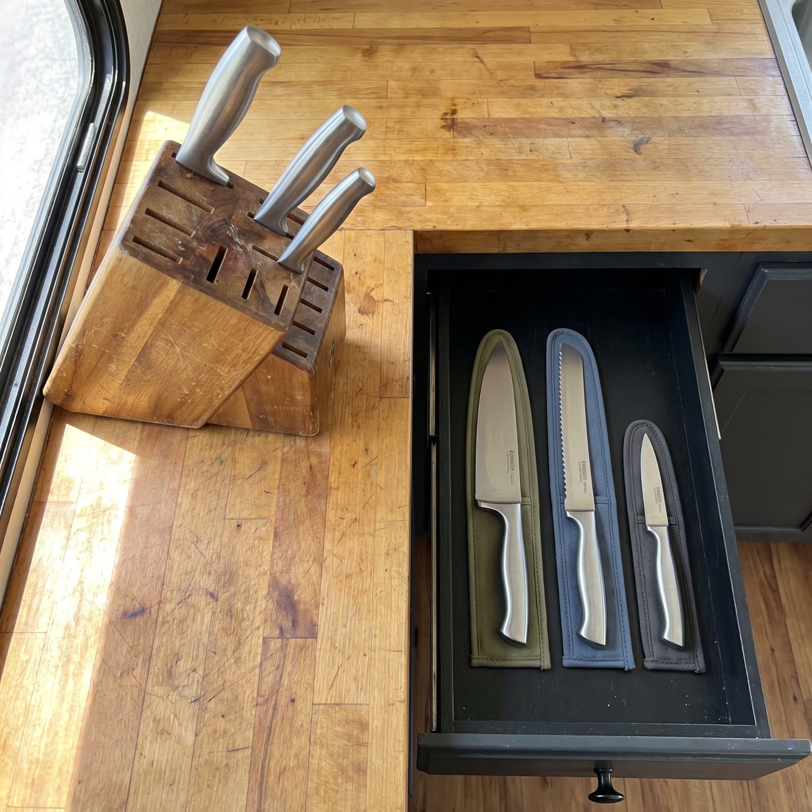 Countertop Knife Blocks: Store Essential Knives in Blade Sleeves