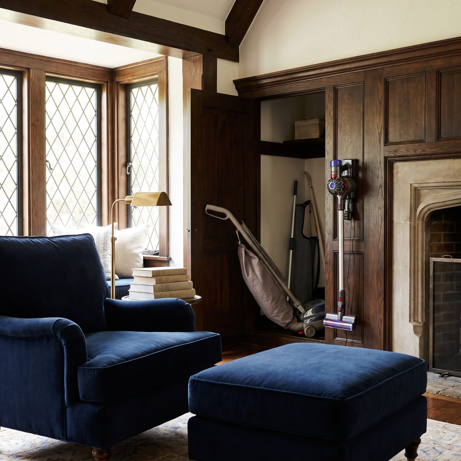 The Full-Size Household Vacuum That Was Awkward to Store Anywhere