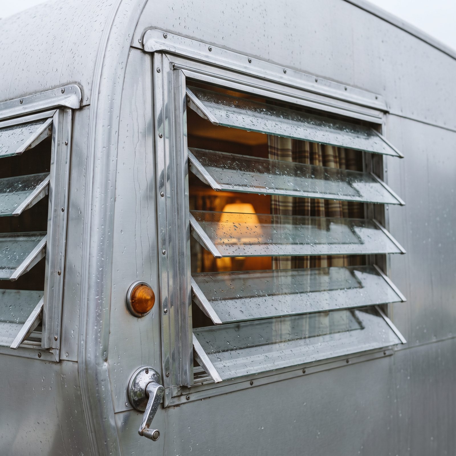 Jalousie Windows That Could Stay Open in Light Rain