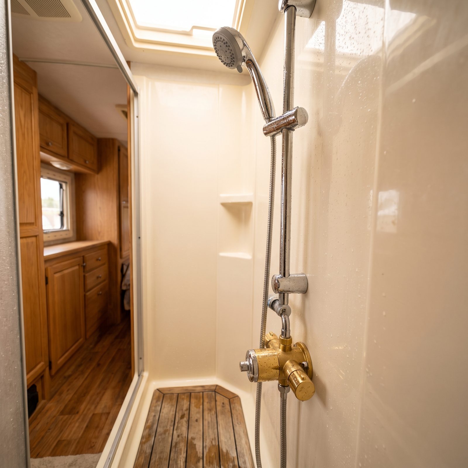 A Shower Recirculation Valve That Saves the Cold Water