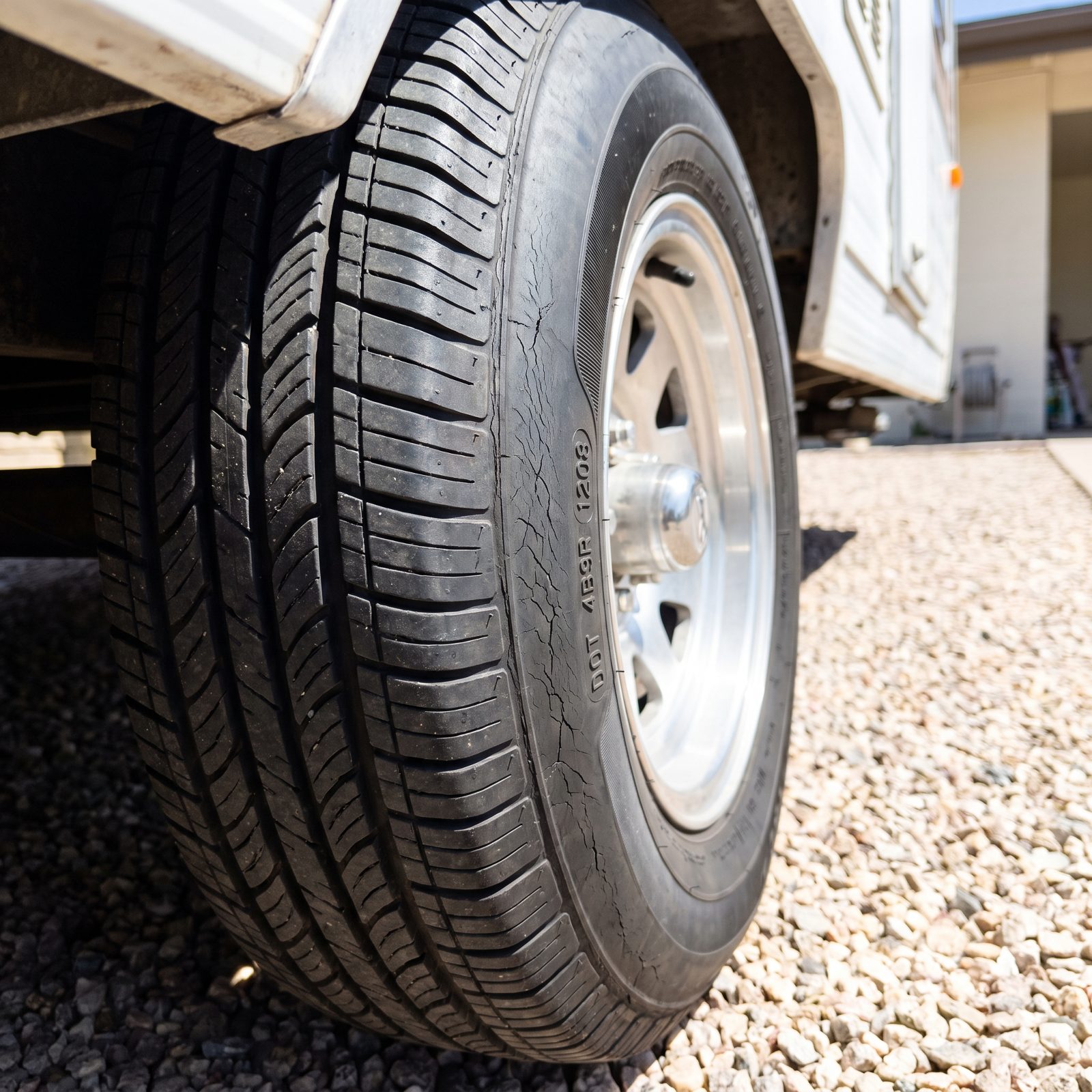 Towing on Aged Tires That Still Look Brand New